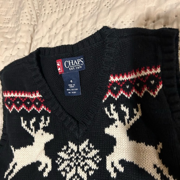 Chaps Holiday Print Sweater Vest Black Size 4 ** EUC** Worn once for holidays - Picture 2 of 3